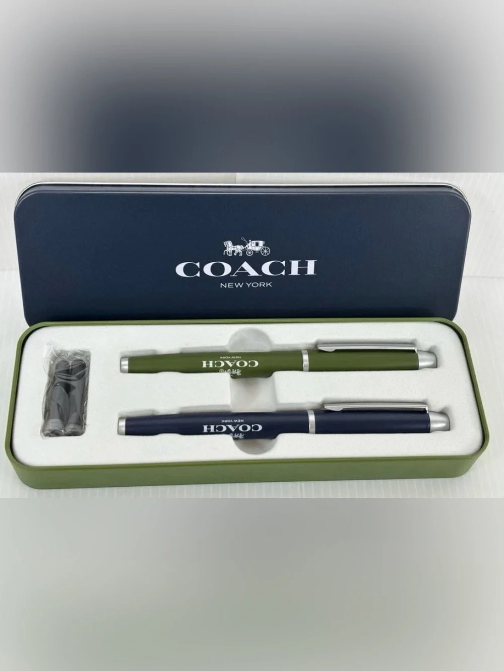 COACH Executive Pen Set in Gift Tin - Fountain Pen & Ballpoint Pen - Picture 2 of 5